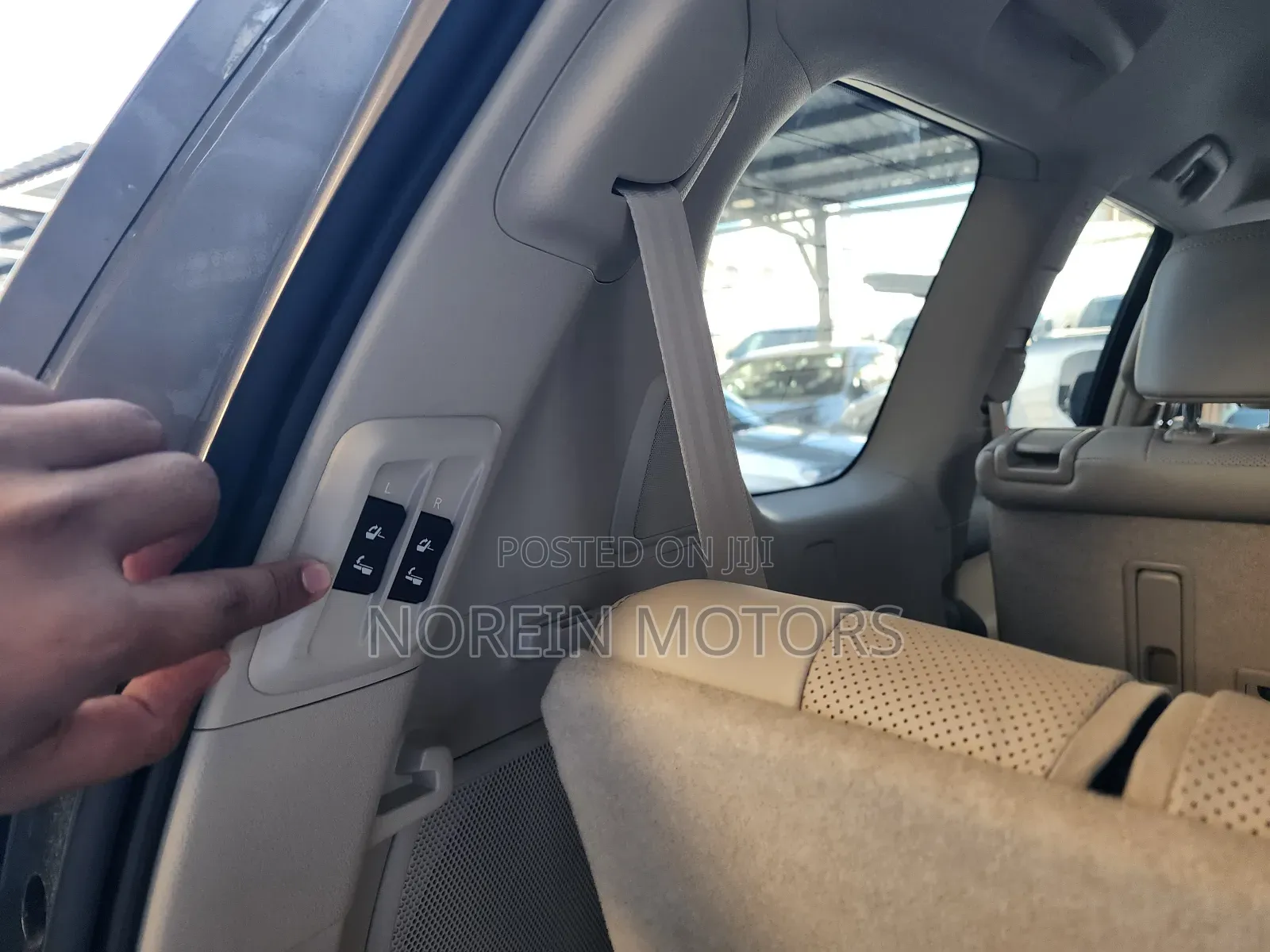 Toyota Land Cruiser Prado 2023 Gold
