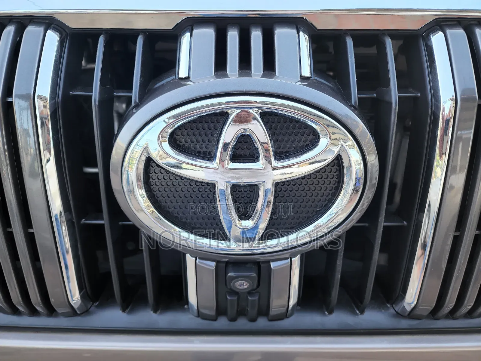 Toyota Land Cruiser Prado 2023 Gold