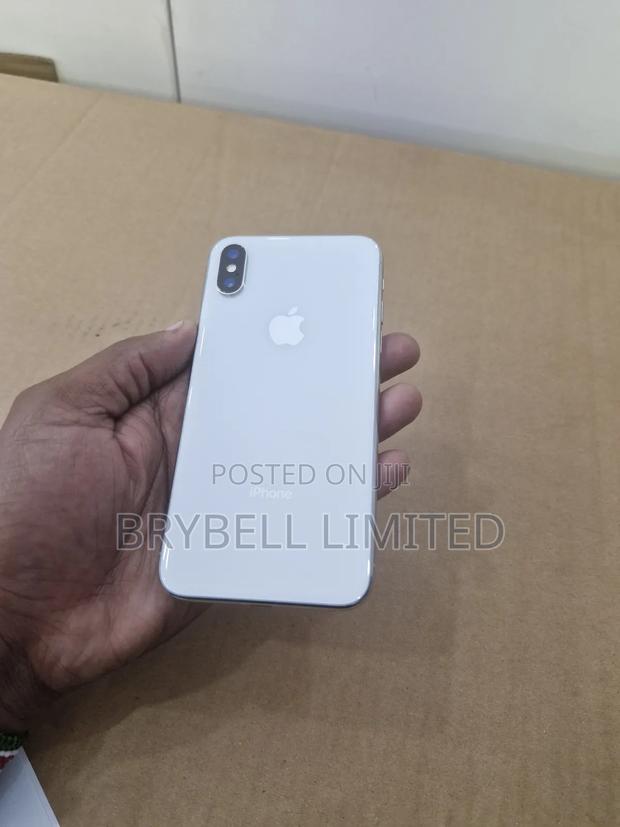 Apple iPhone X 64 GB White - main view