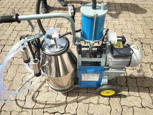 4 Nozzle Milking Machines - main view