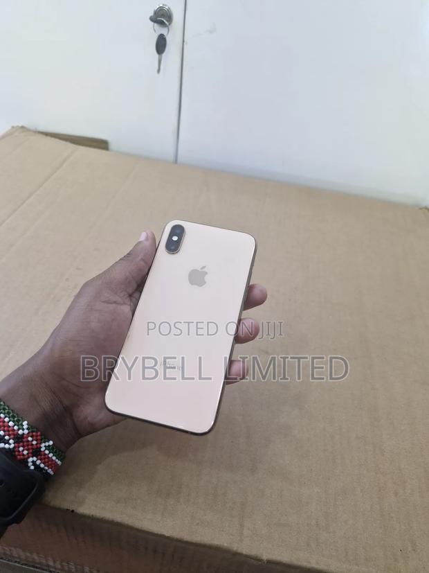 Apple iPhone XS 64 GB Gold - main view