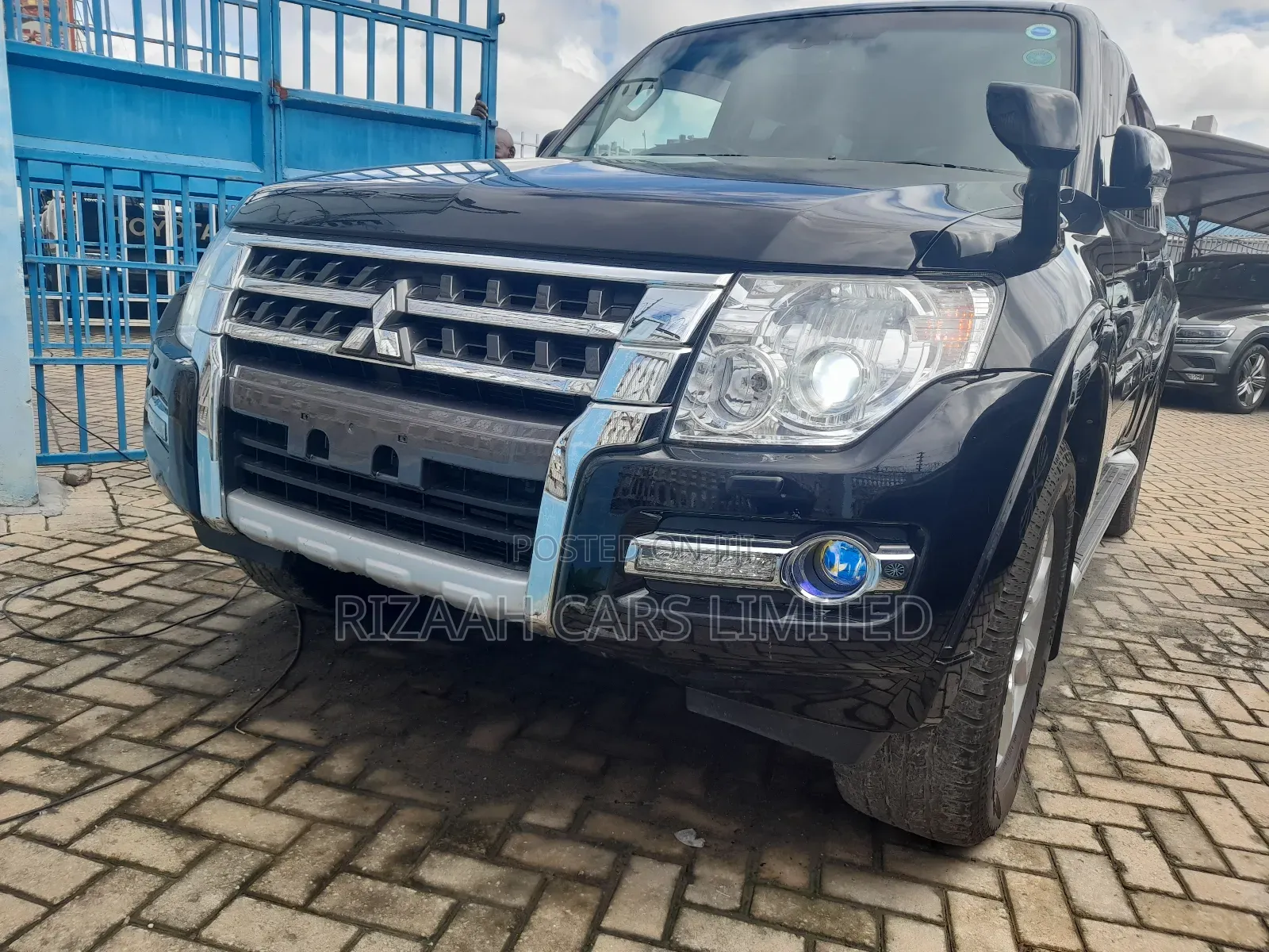 Mitsubishi Pajero Exceed 2018 Black