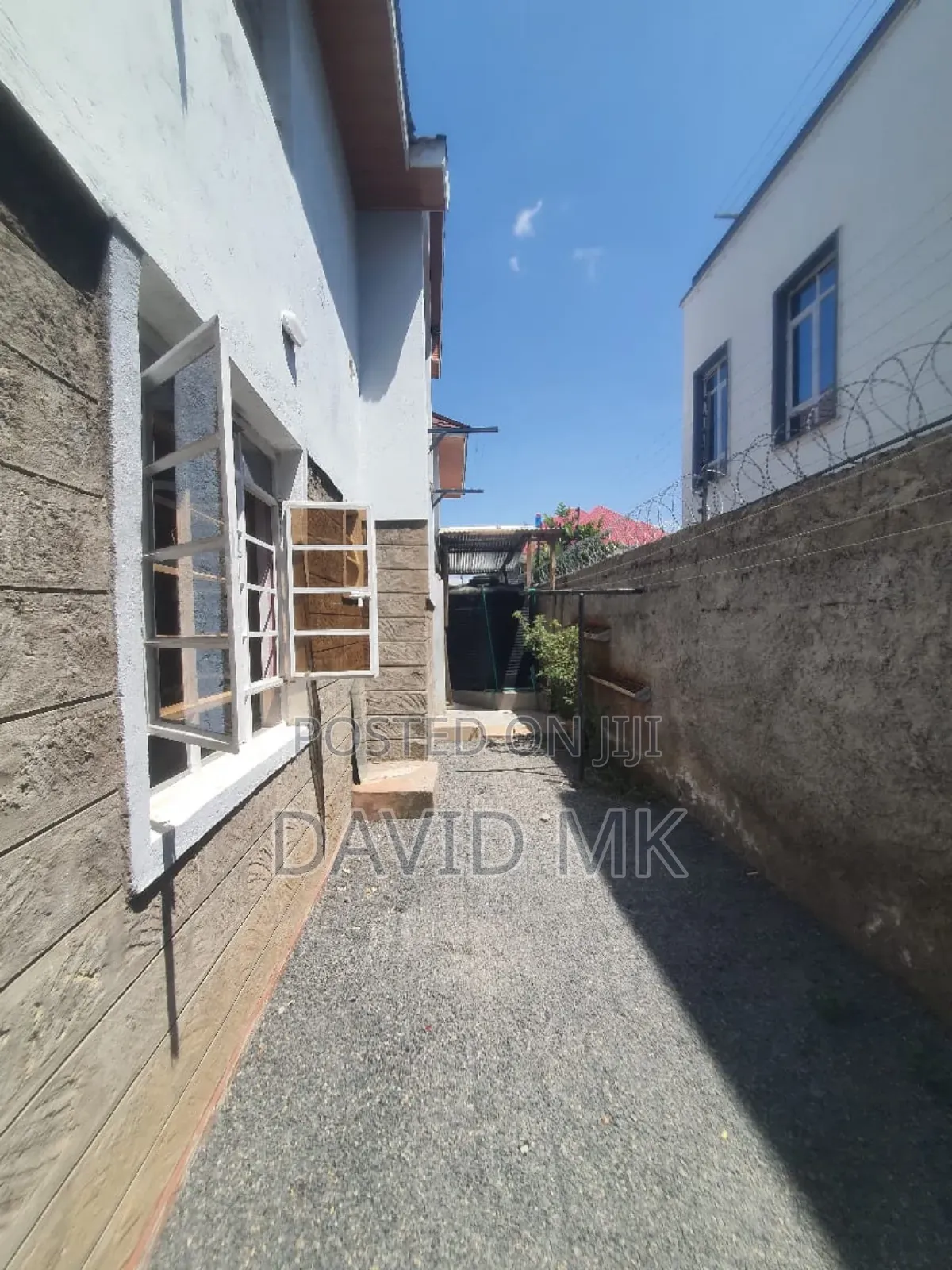 4bdrm Mansion in Varshity, Kamakis for rent