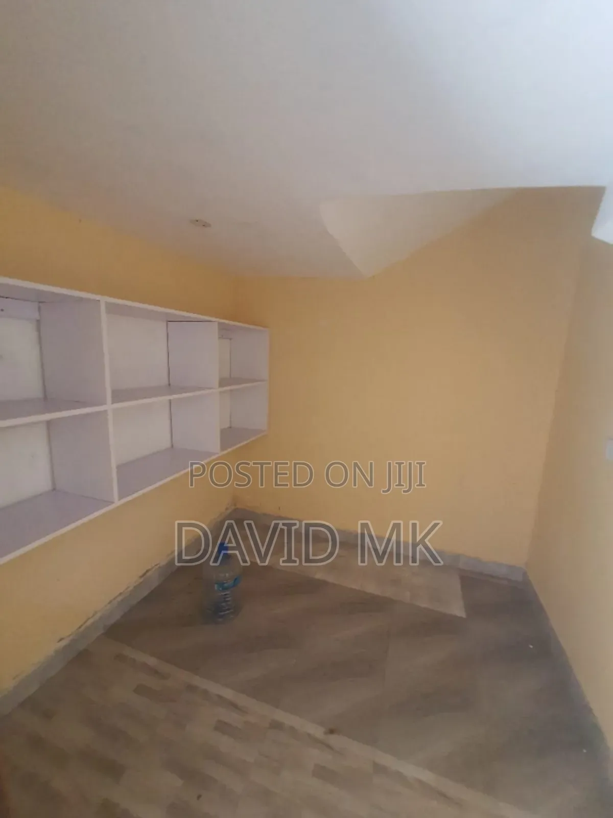 4bdrm Mansion in Varshity, Kamakis for rent