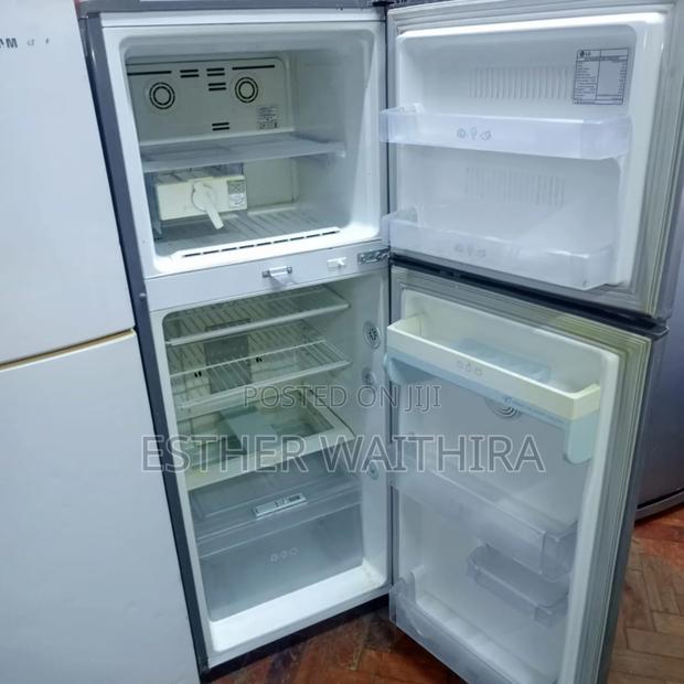 A Neat Lg Fridge - thumbnail 3