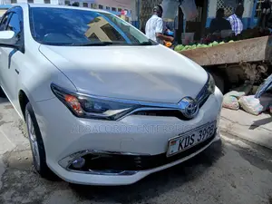 Toyota Auris 2017 Pearl