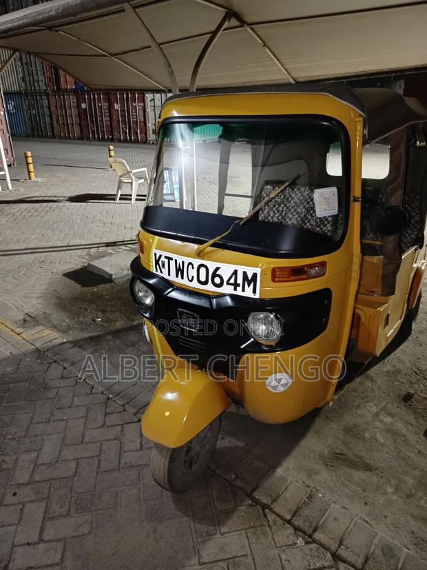 Bajaj RE 2023 Yellow - thumbnail 6