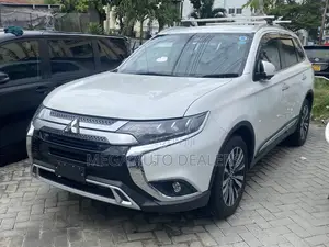 Mitsubishi Outlander 2018 White