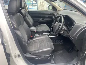 Mitsubishi Outlander 2018 White
