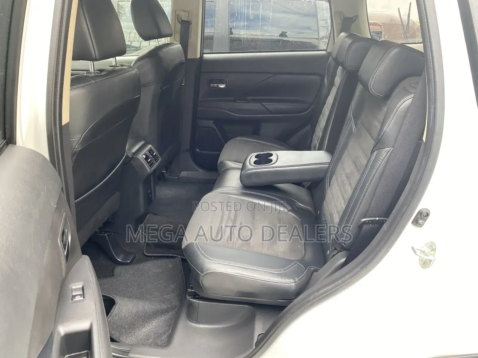 Mitsubishi Outlander 2018 White