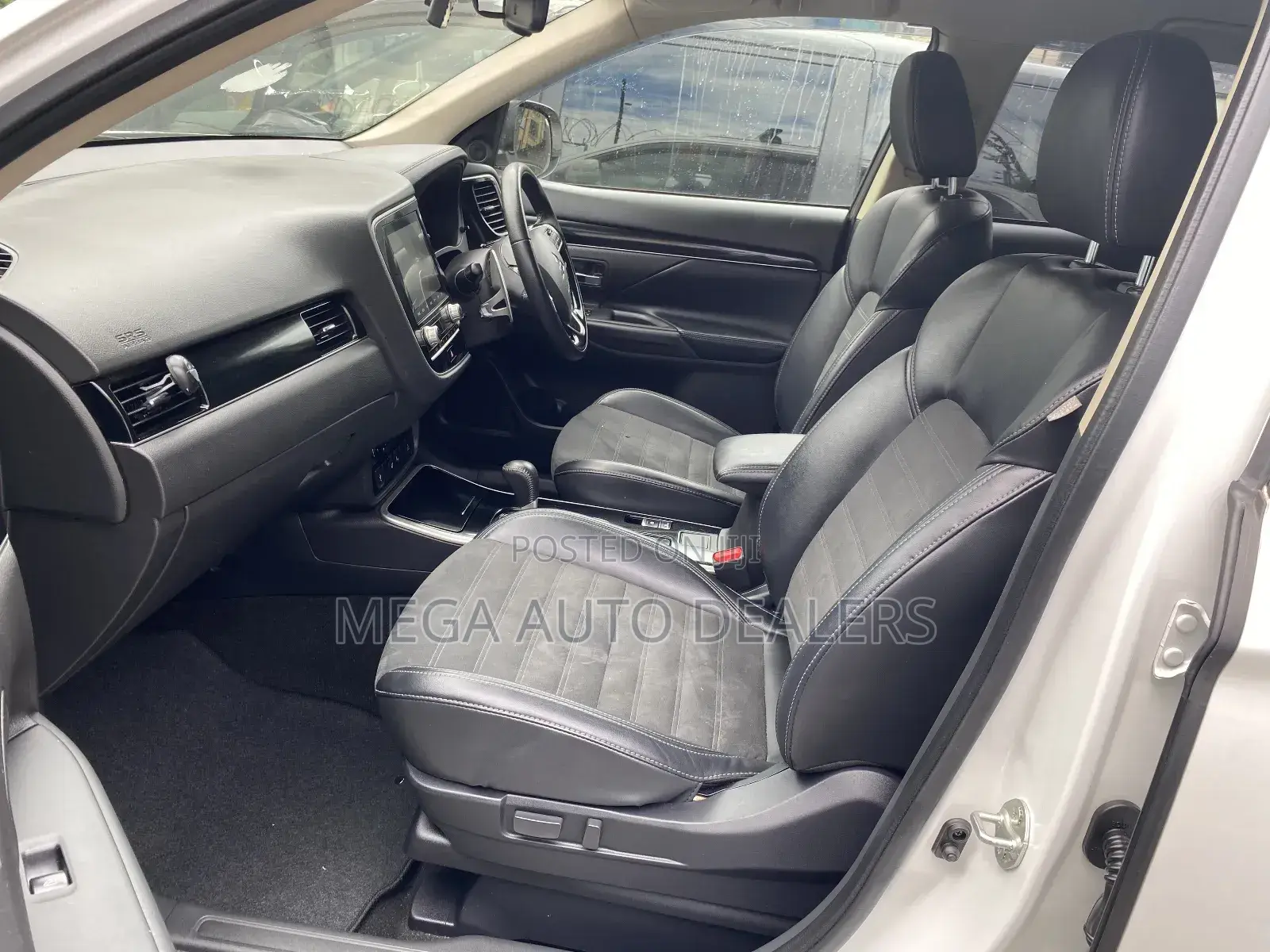 Mitsubishi Outlander 2018 White