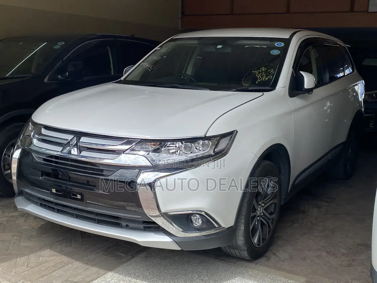 Mitsubishi Outlander 2018 White