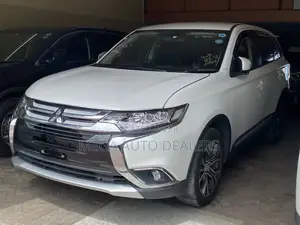 Mitsubishi Outlander 2018 White