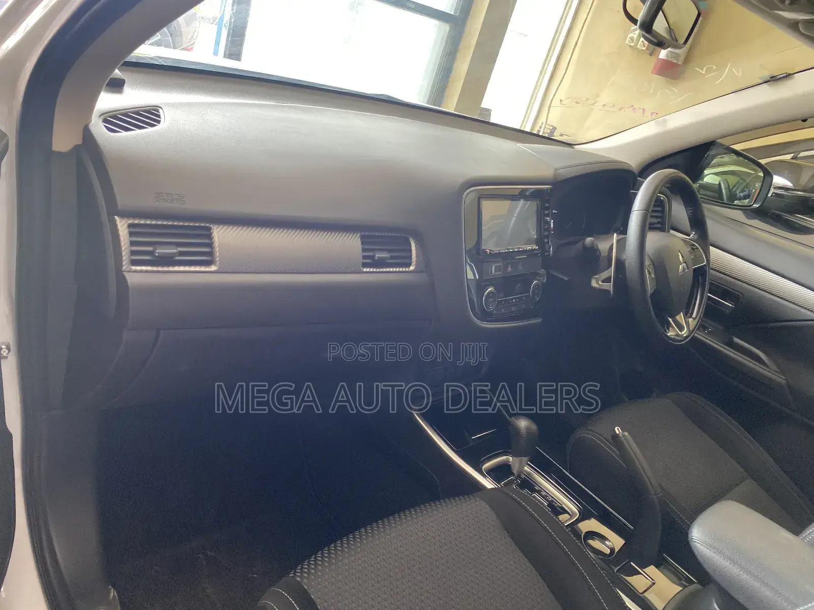 Mitsubishi Outlander 2018 White