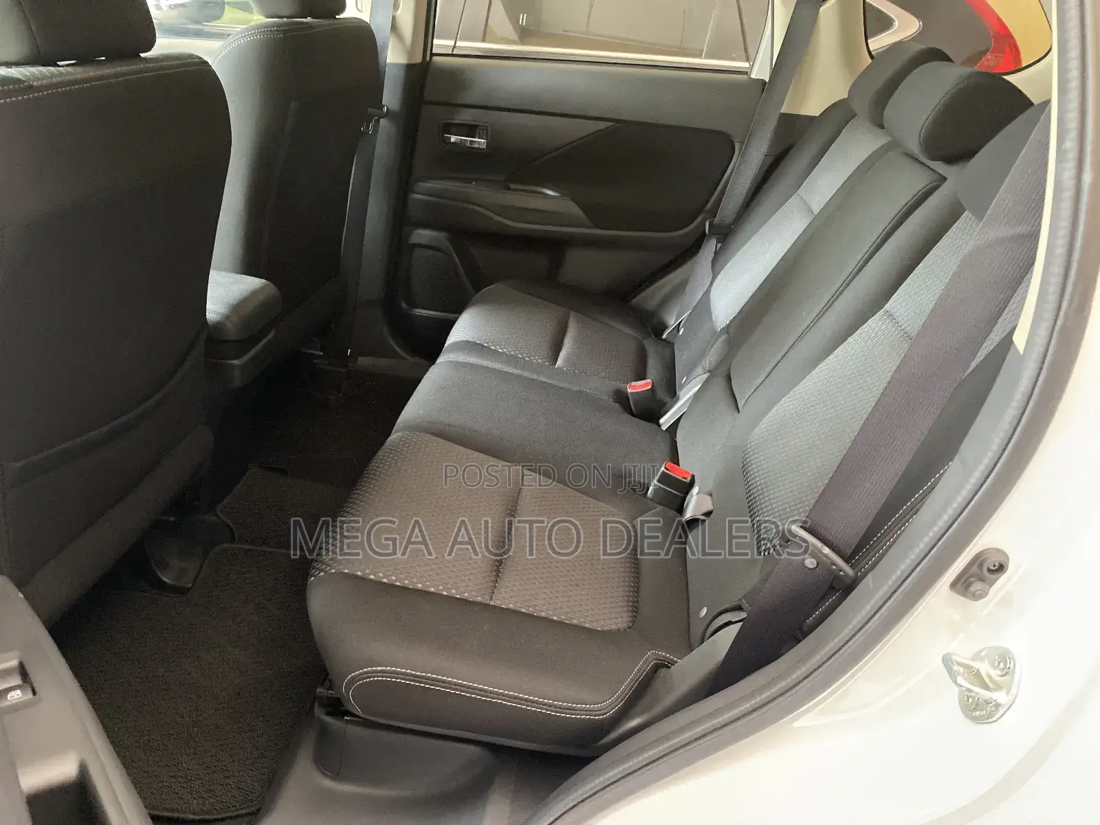 Mitsubishi Outlander 2018 White