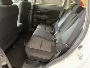 Mitsubishi Outlander 2018 White