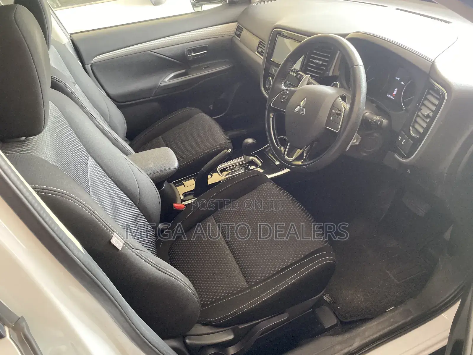 Mitsubishi Outlander 2018 White