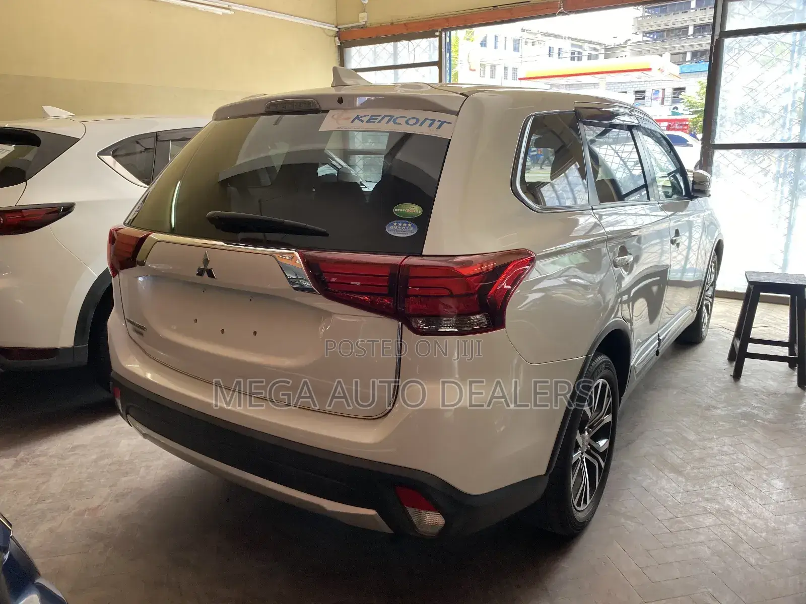 Mitsubishi Outlander 2018 White