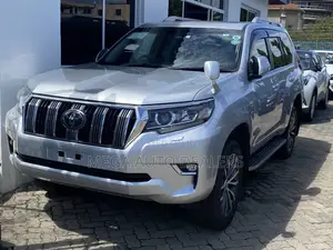 Toyota Land Cruiser Prado 2018 Silver