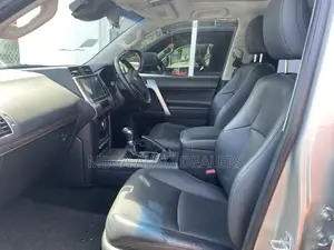 Toyota Land Cruiser Prado 2018 Silver