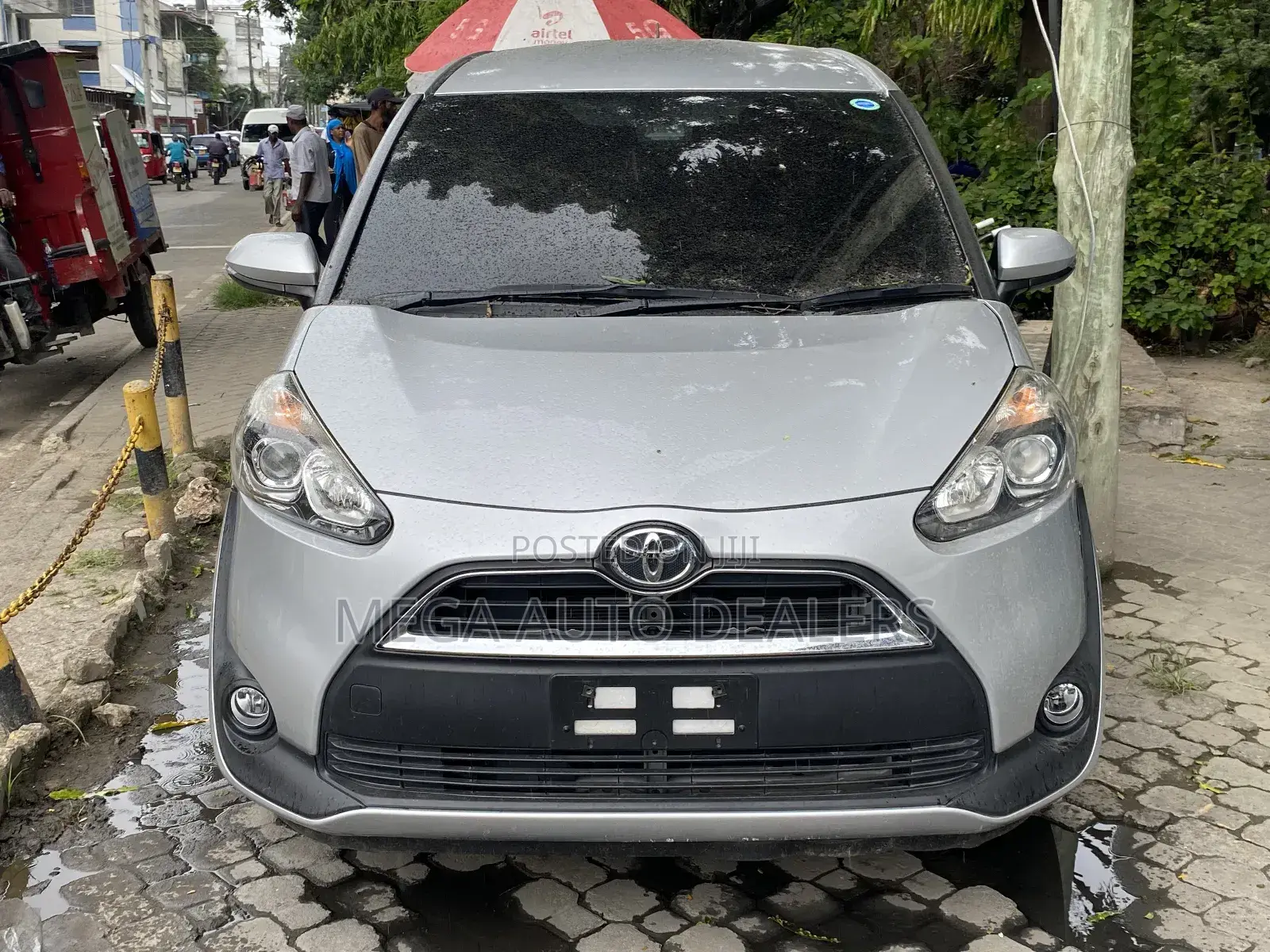 Toyota Sienta 2018 Silver