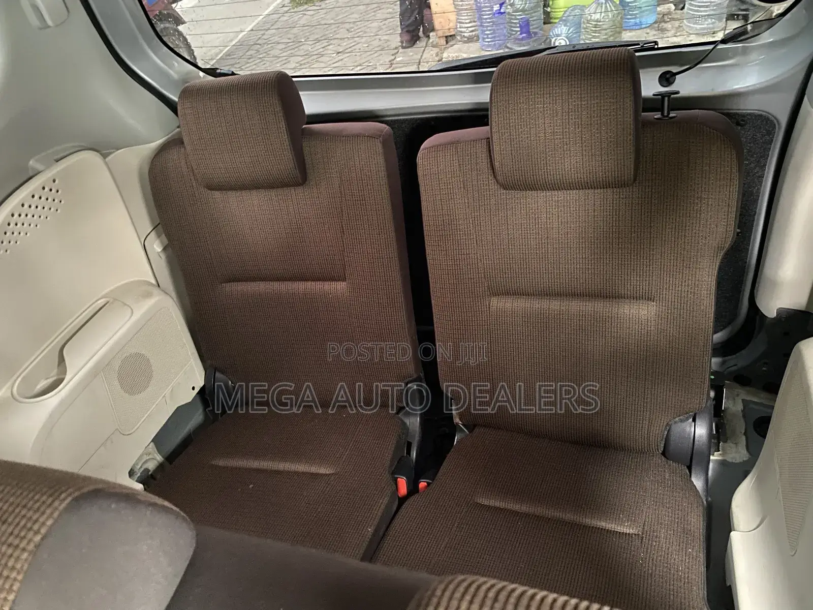 Toyota Sienta 2018 Silver