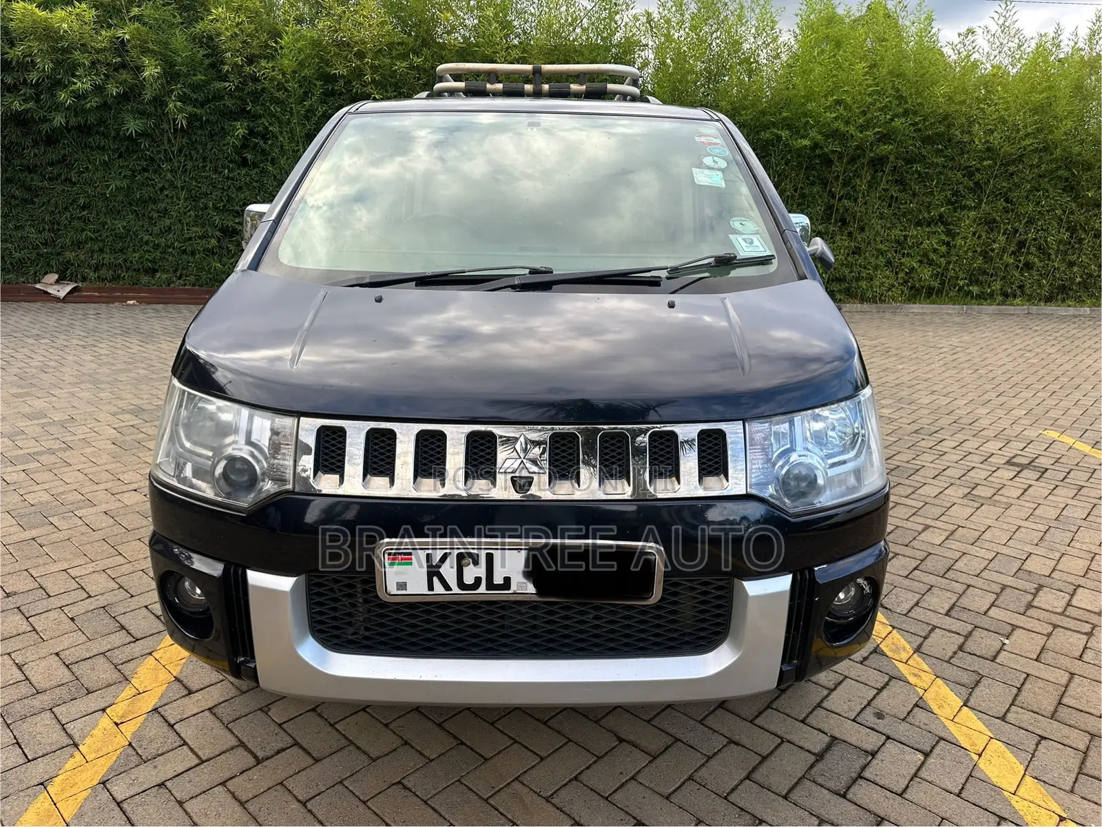 Mitsubishi Delica 2010 Black