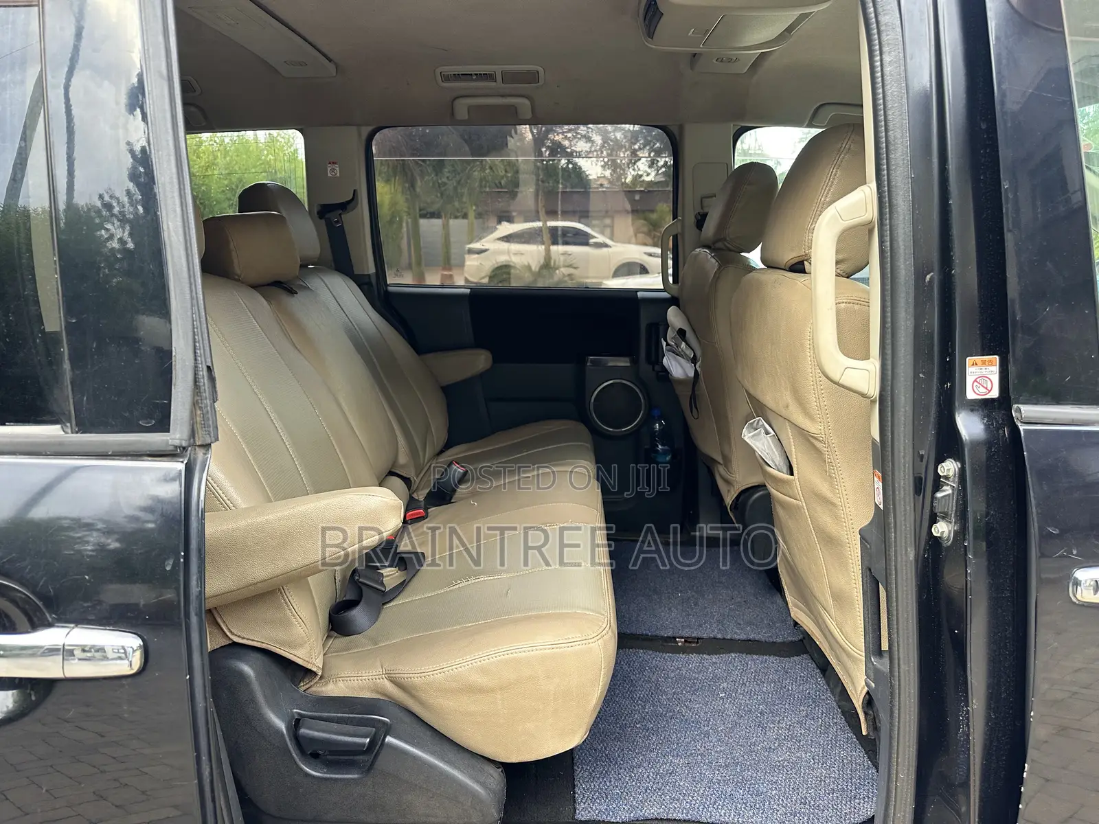 Mitsubishi Delica 2010 Black