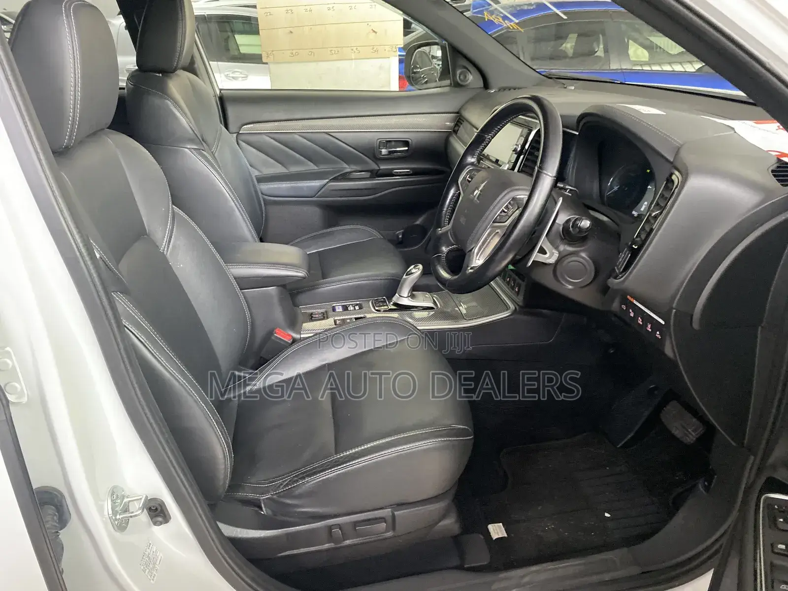 Mitsubishi Outlander 2018 White