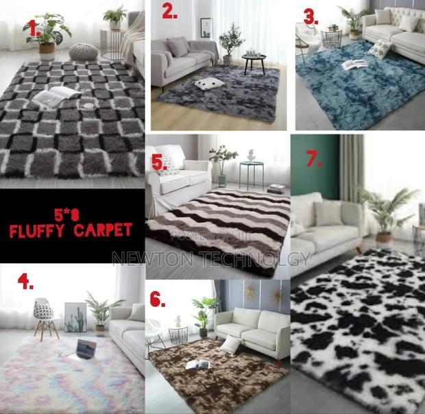 *Material:* Fluffy
Size : 5*8