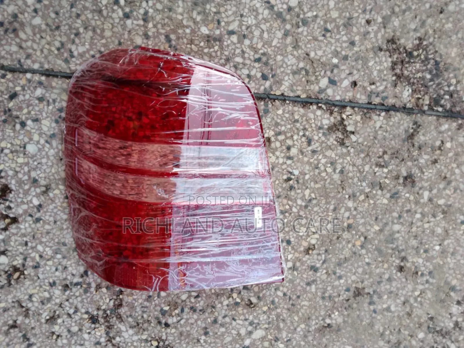 Toyota Kluger Taillight Lens