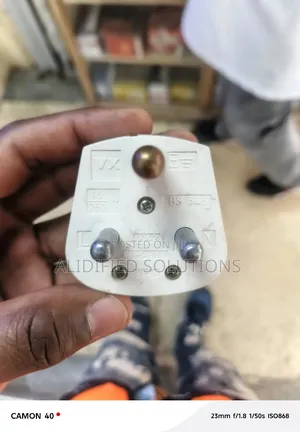15a Round Top Plug