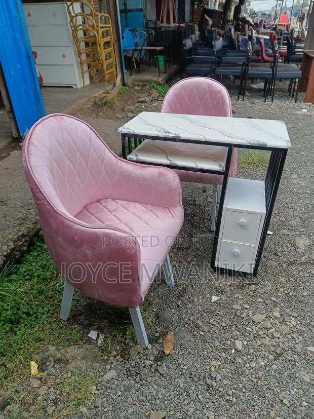 Manicure Set, Marble Black and White Table, Pink Seats - thumbnail 4
