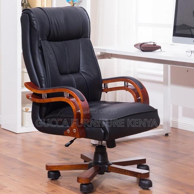 Office Chair: Relaxo Ergonomic Bliss Fixed Luxury Chair