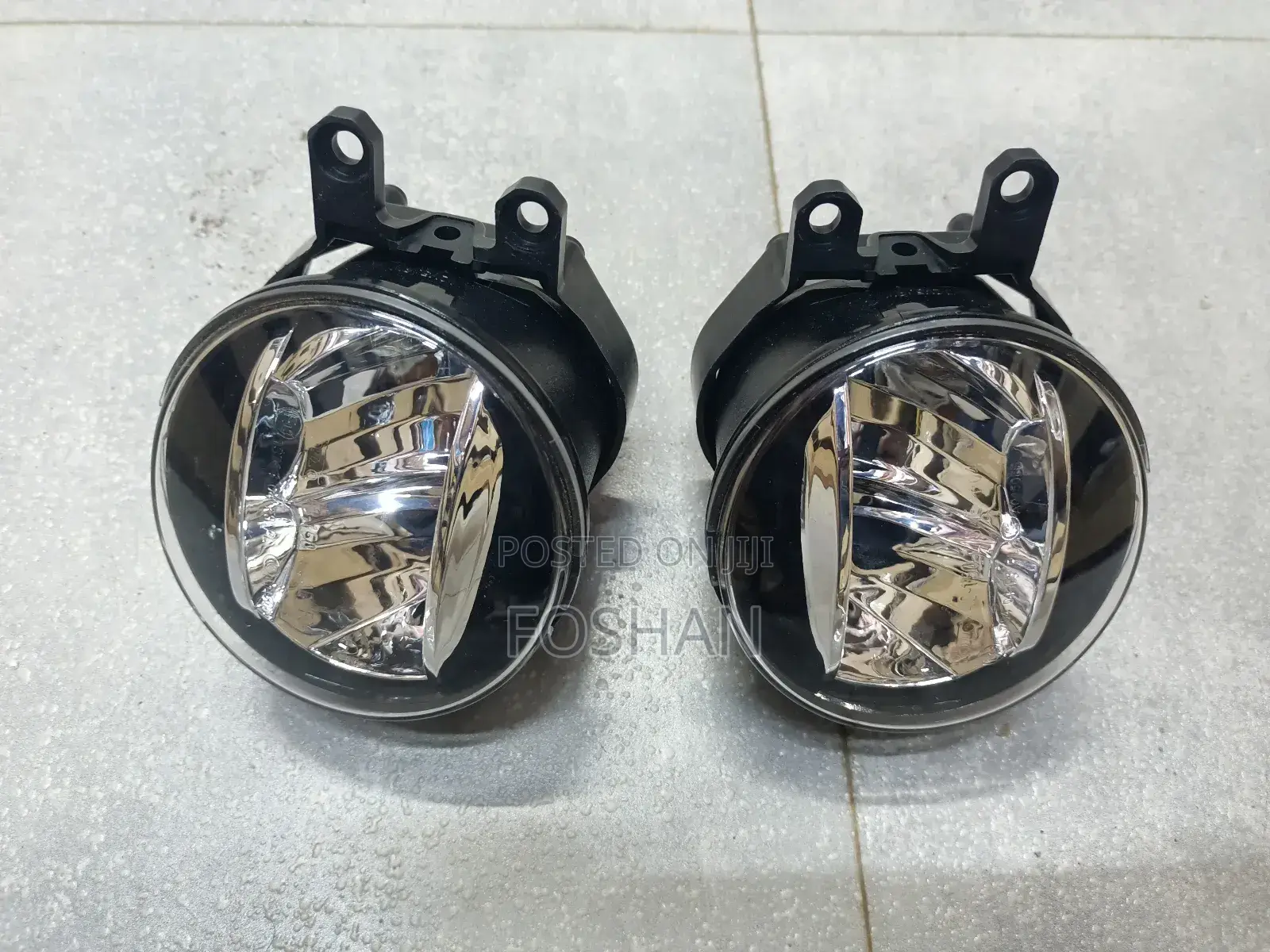 Prado 2018, Harrier New Foglight