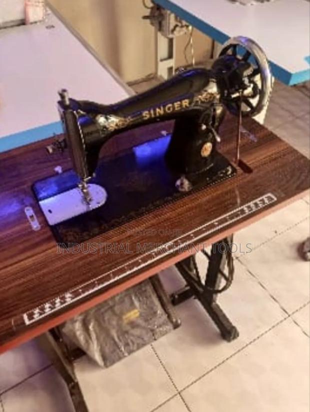 Complete Singer Sewing Machine+Imported Table - main view