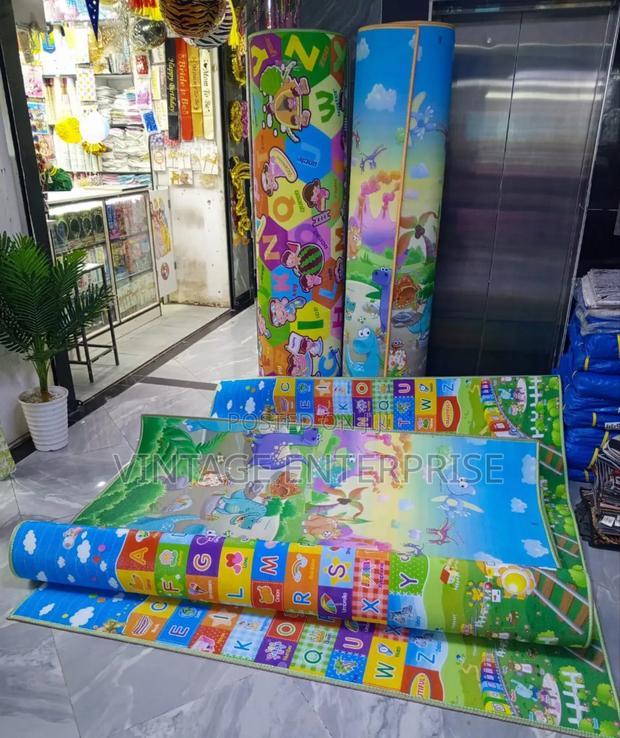 Crawling Mats - main view