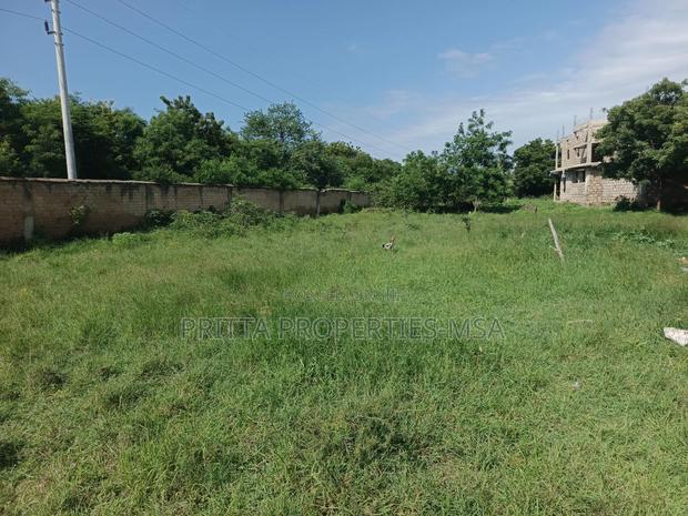 Bamburi JCC Plot for Sale 50×100 With Clean Papers - thumbnail 3