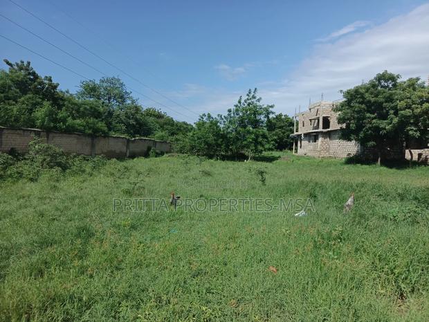 Bamburi JCC Plot for Sale 50×100 With Clean Papers - thumbnail 4