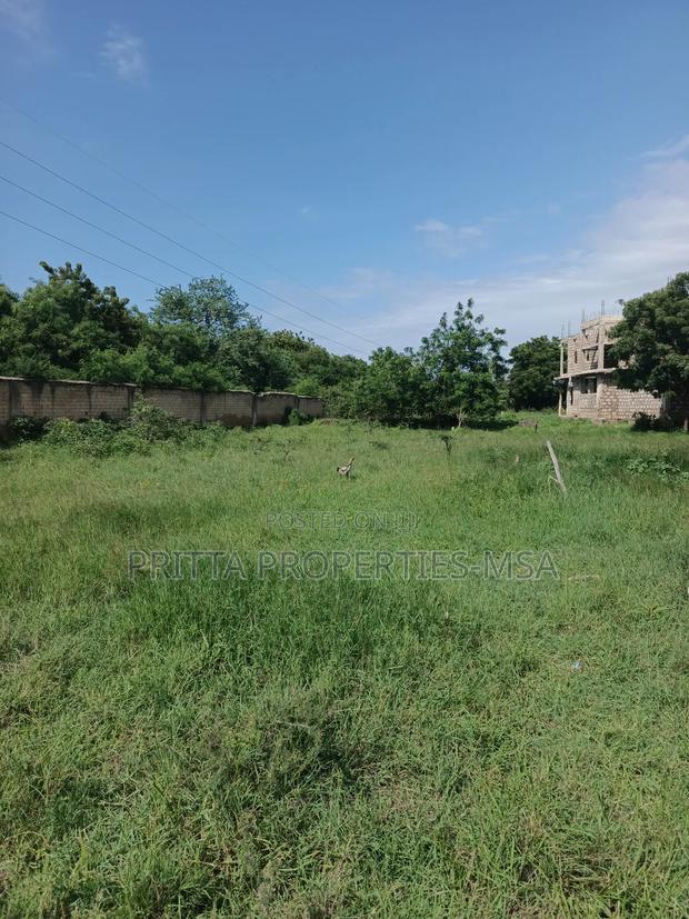 Bamburi JCC Plot for Sale 50×100 With Clean Papers - thumbnail 6