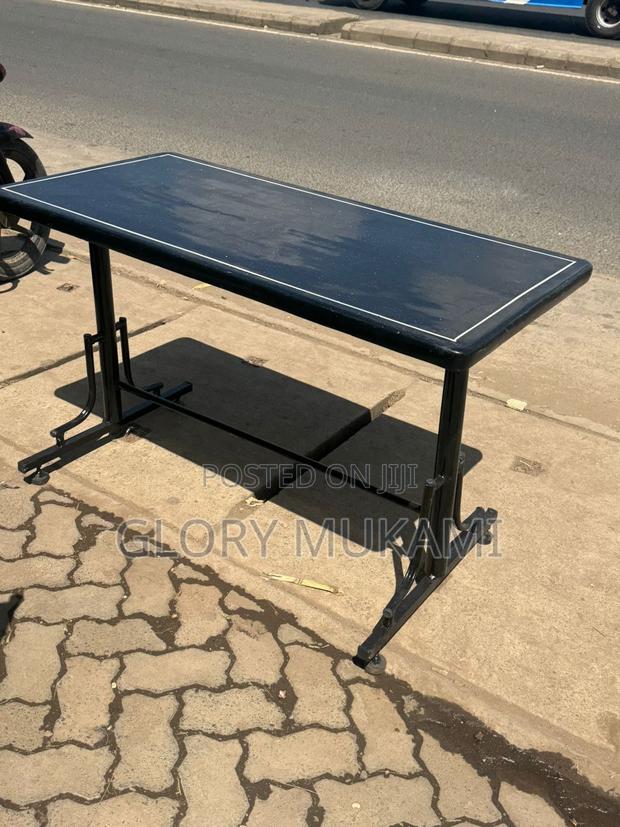 4by2 Restaurant And Bar Tables