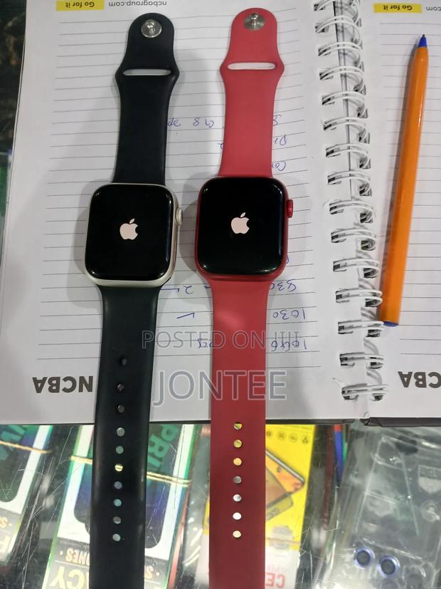 Apple Series 8 45mm - main view
