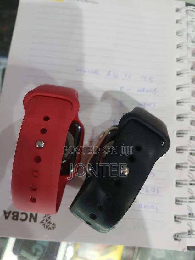 Apple Series 8 45mm - thumbnail 4