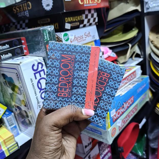 Bedroom Commands Couple Game - main view