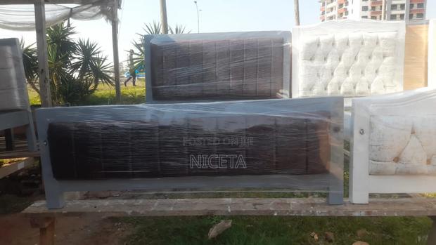Mocket Bed With Straight Line Pattern - main view