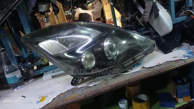 Head Light Isis Cba -Nnp10 Model 2007/2015 Xenon - main view