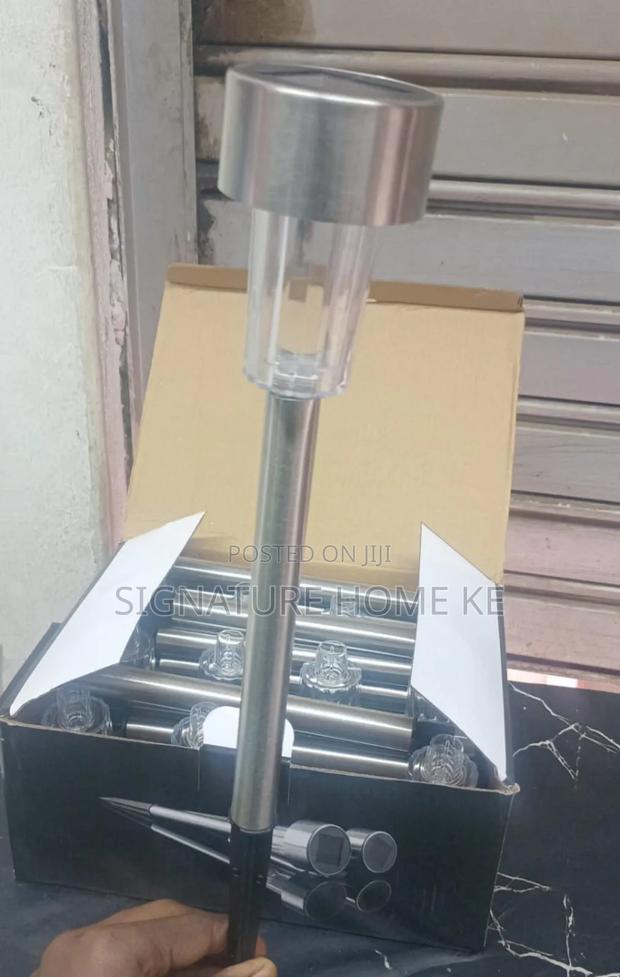 12pcs Pathway Solar Lights - thumbnail 2