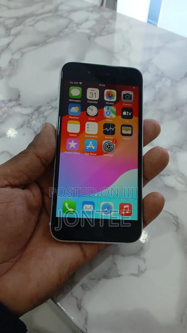 Apple iPhone SE (2020) 64 GB White
