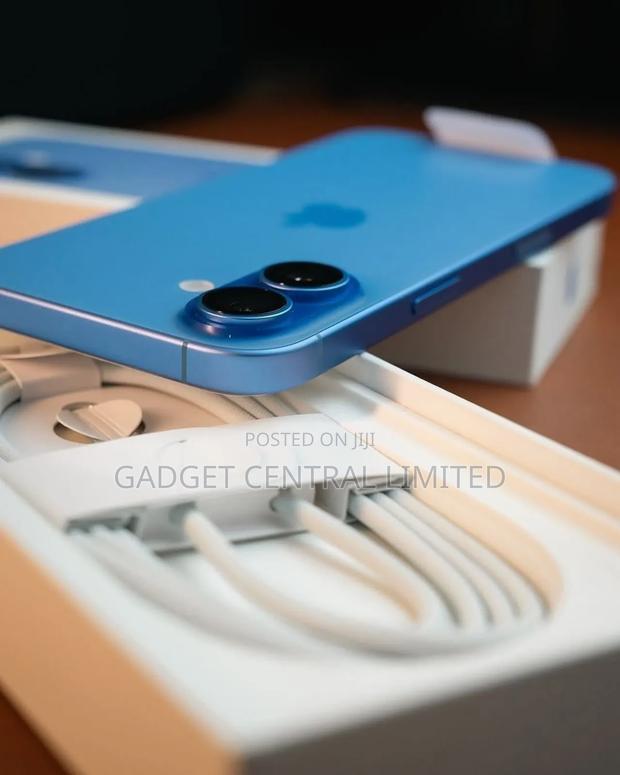 New Apple iPhone 16 256 GB Blue