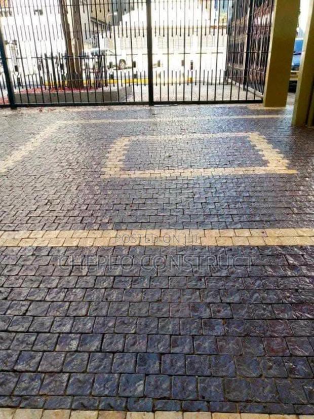 High End Cobblestone Paving - thumbnail 2
